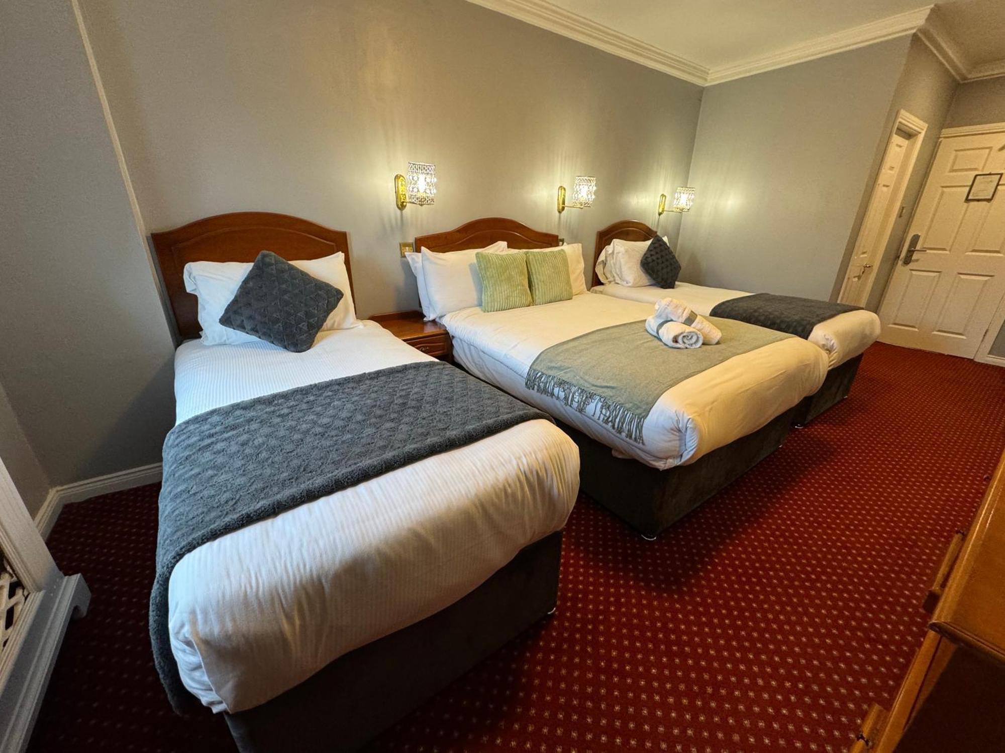 Hotel The Killarney Grand Exterior foto